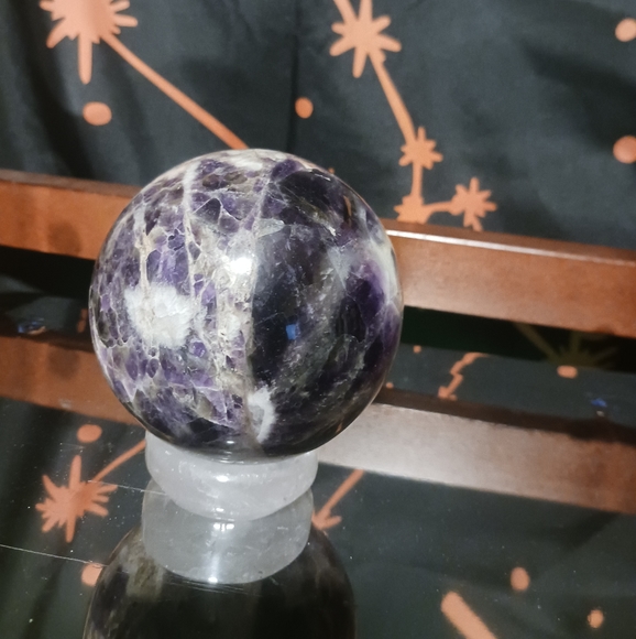 Dream Amethyst Sphere - Picture 7 of 9